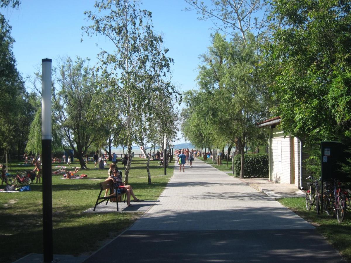 Tutijo Haziko Villa Balatonfenyves Exteriör bild